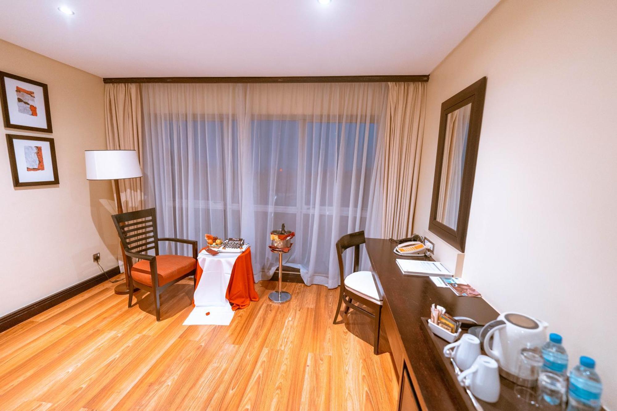 Mount Meru Hotel Аруша Экстерьер фото
